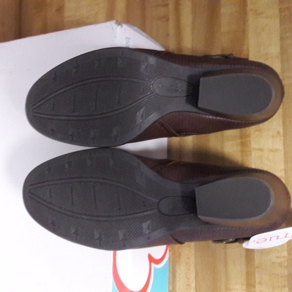 NWT "Baretraps" Reeve Woman's Shoe Size 5 1/2M - Picture 5 of 7